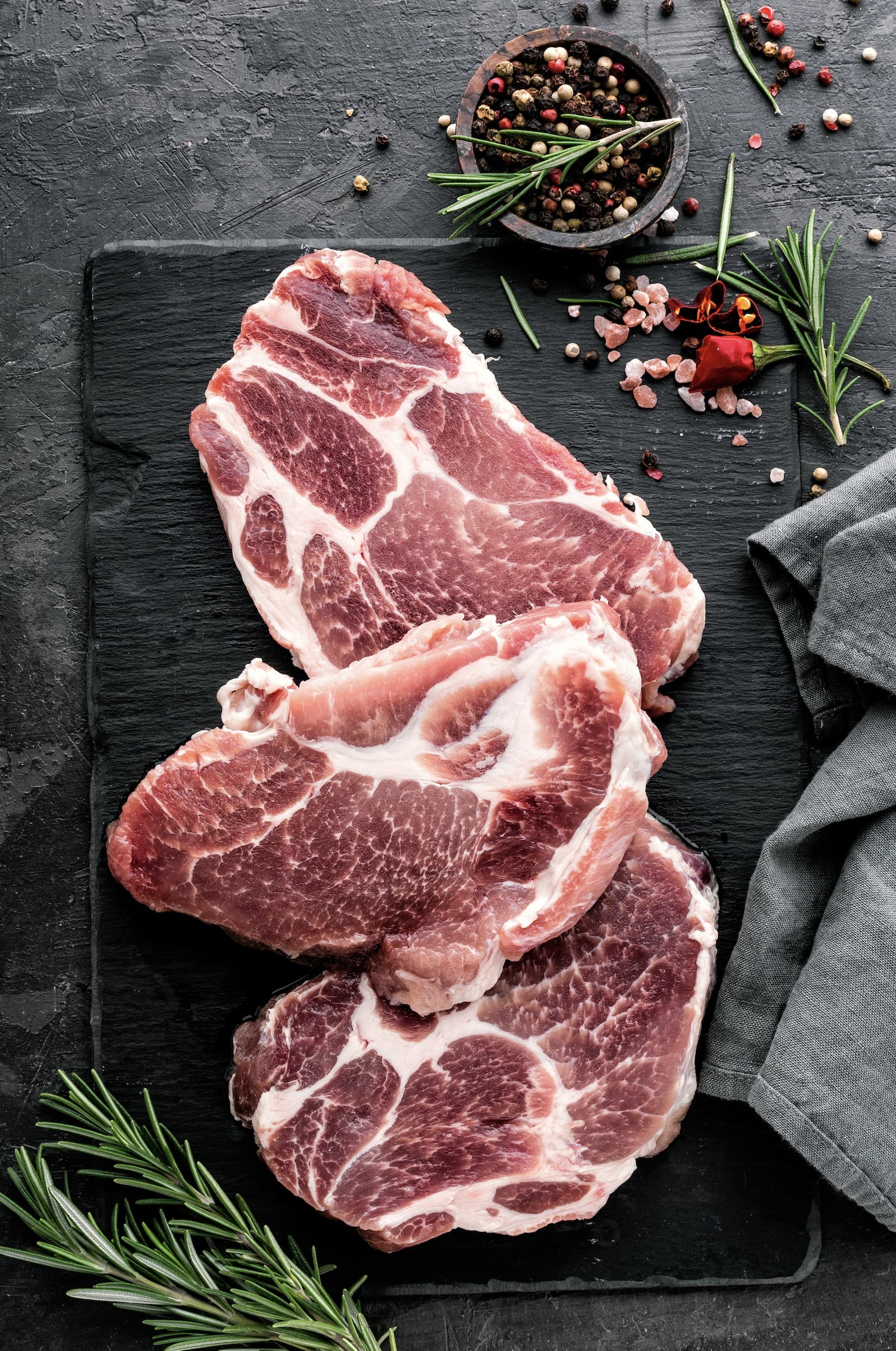 สันคอหมู สิรินทร์ฟาร์ม คุโรบูตะ (300กรัม) – 5 แพค