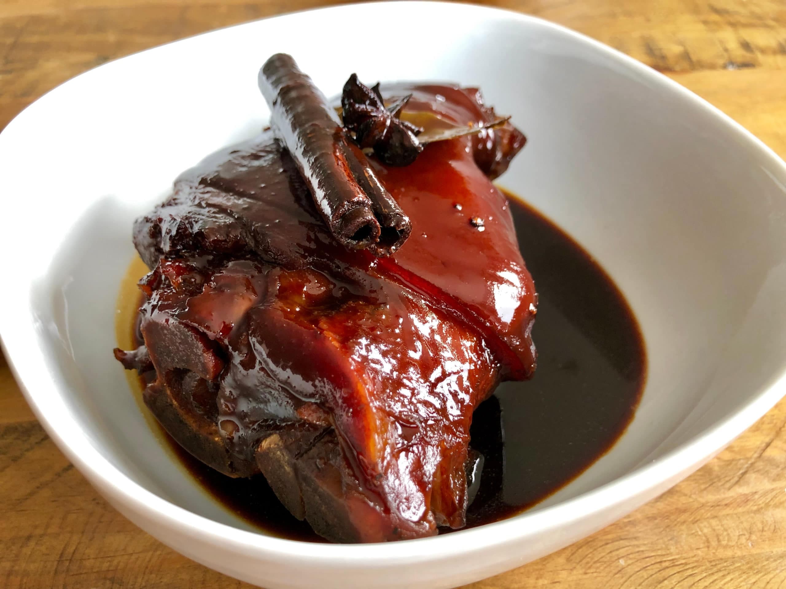 Braised Pork Knuckle (2-2.5kg)